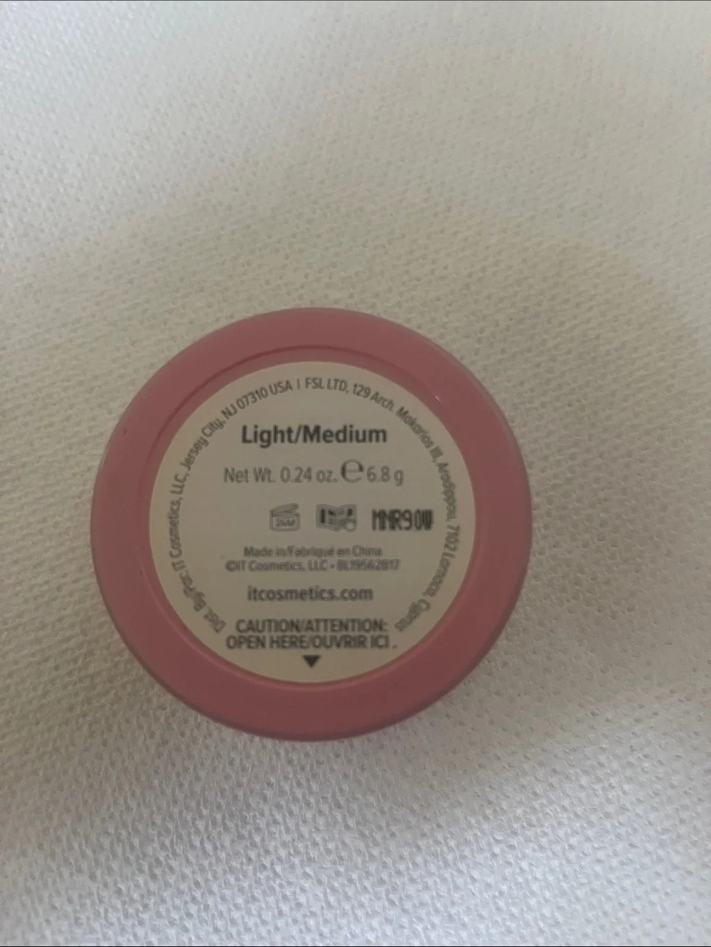 it cosmetics bye breakout